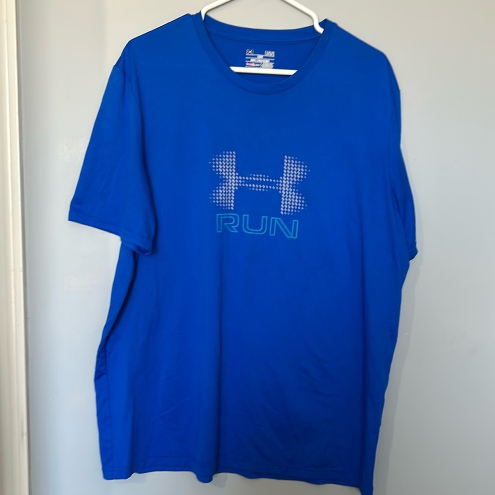 Men’s under armor shirt size L great condition